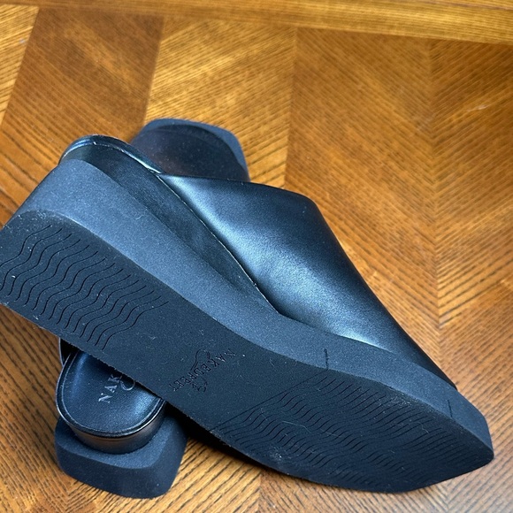 Woman black naked Feet Sandals
Infinity Wedge - Picture 3 of 5